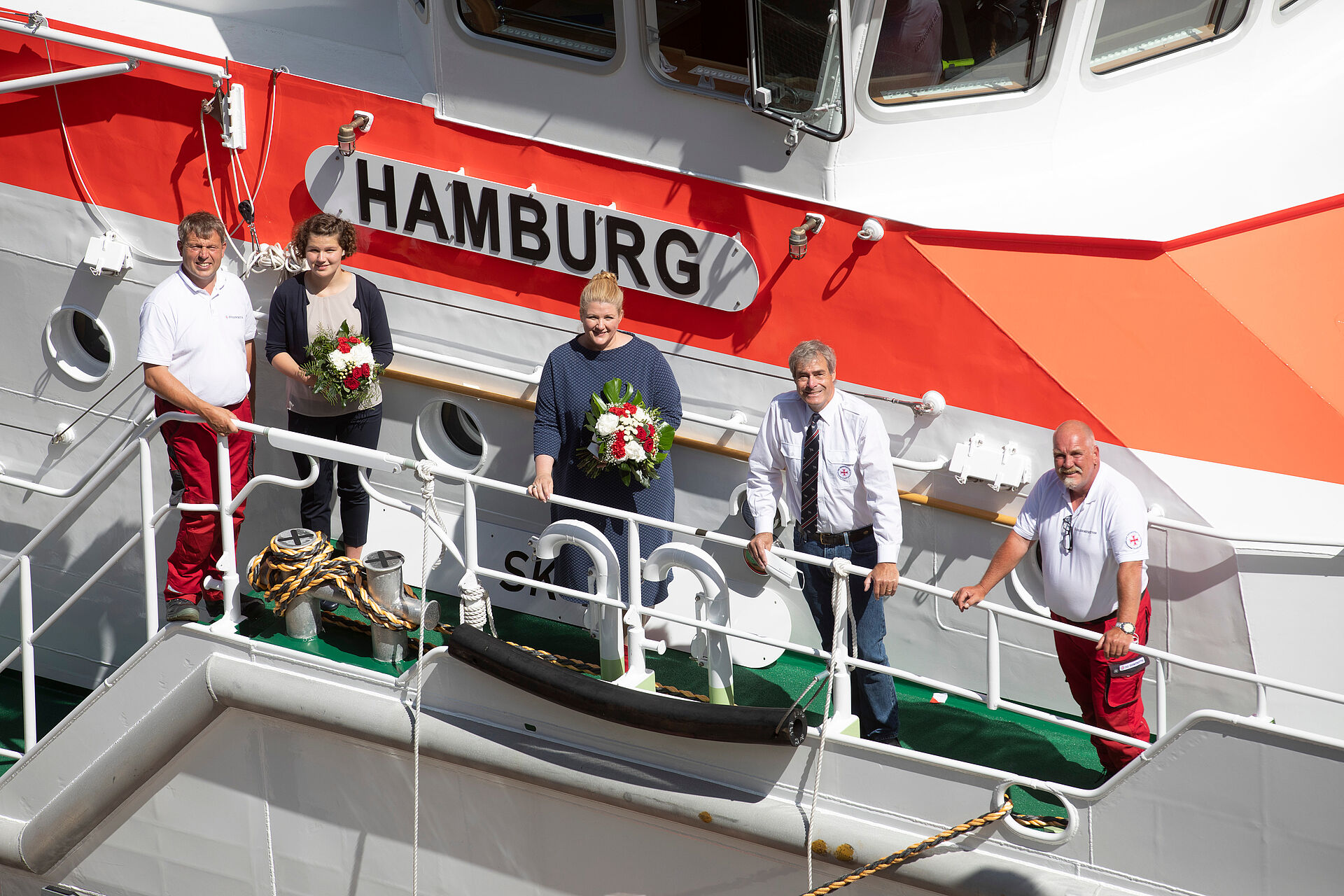 Crewmitglieder der HAMBURG an Deck